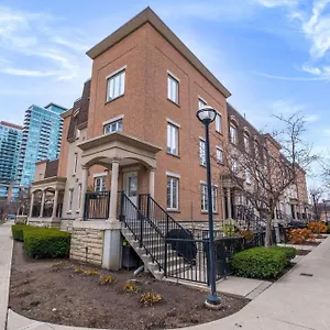 Liberty Village Townhouse Aparthotel