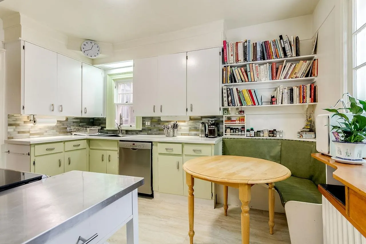 Four Bedroom Rosedale Home Toronto