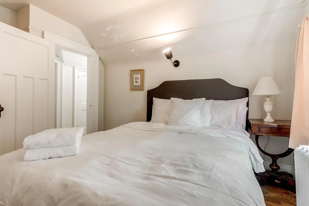 Four Bedroom Rosedale Home Toronto Holiday home