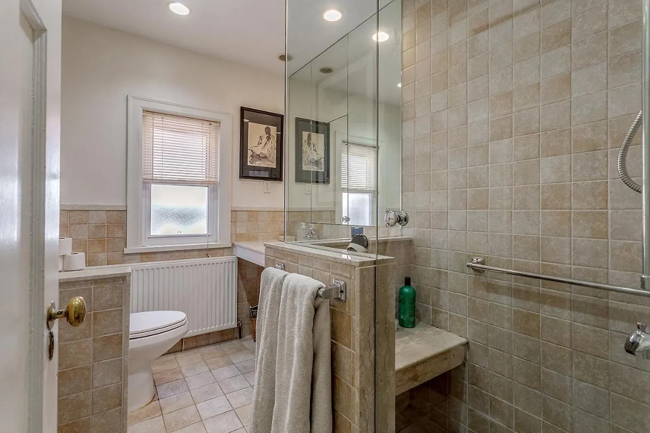 Four Bedroom Rosedale Home Toronto