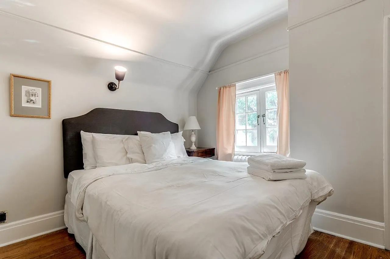 Four Bedroom Rosedale Home Toronto Canada